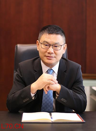 两会丨全国政协委员、国泰君安国际控股公司董事会主席阎峰建议：适时分步下调港股通合格投资者准入门槛